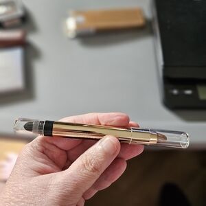 NEW. imagic eyeshadow pencil